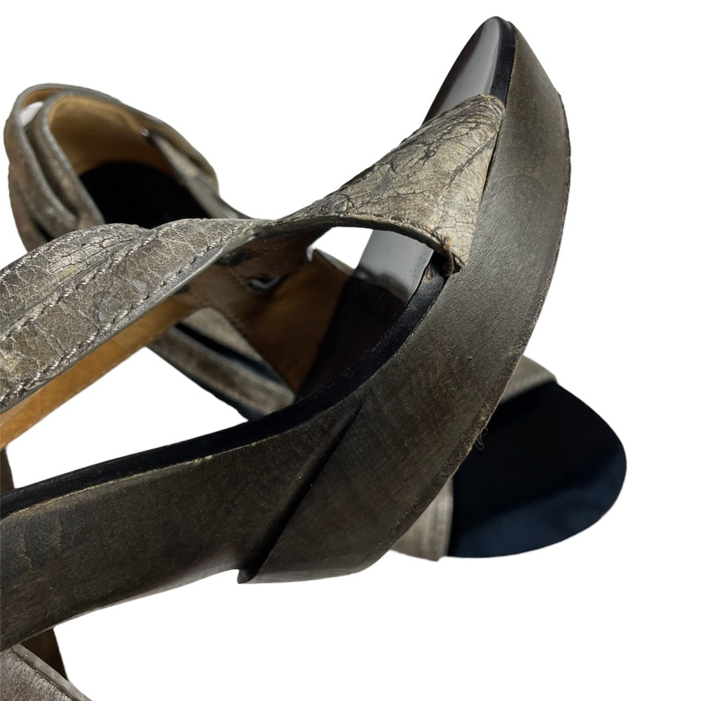 GIVENCHY Stacked Heel Open Toe Textured Leather Strappy Platform Pump - Picture 12 of 16
